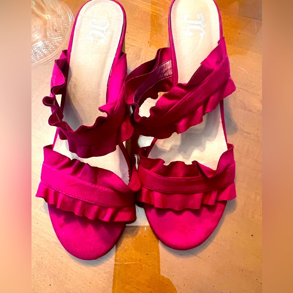 Bright Pink Fuchsia Heels size 9
